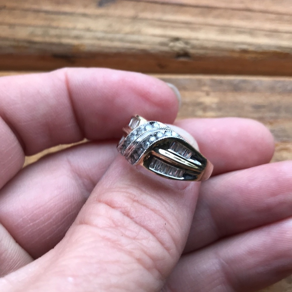 Sz 8 ladies 14k diamond ring estate piece